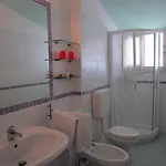 Apartman Colorful Attic With Terrace-beahost