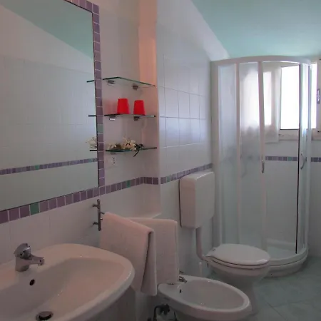 דירה Colorful Attic With Terrace-beahost