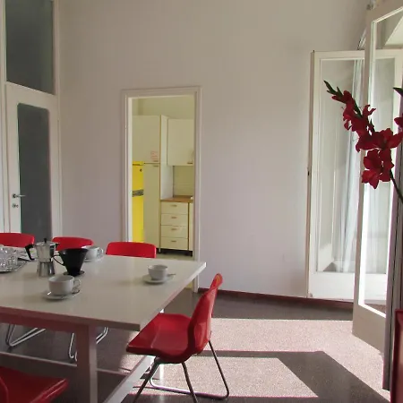 Colorful Attic With Terrace-beahost דירה *