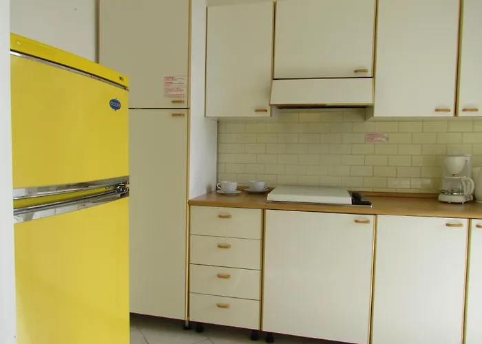 Colorful Attic With Terrace-beahost Апартаменти *