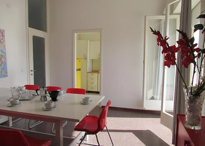 Colorful Attic With Terrace-beahost Apartman *